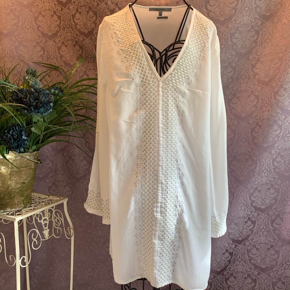 Basement Embroidered Peasant Blouse Tunic Long Sleeve V-Neck 100% Viscose